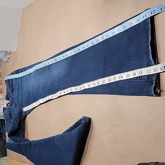 Dylan George "Alexandra" Flare Jeans Size 26 Distressed Low Rise, Med-Dark Wash - Picture 7 of 13